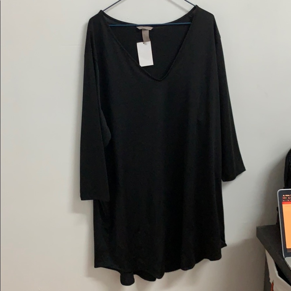 Black v-neck, 3/4 sleeve dress
